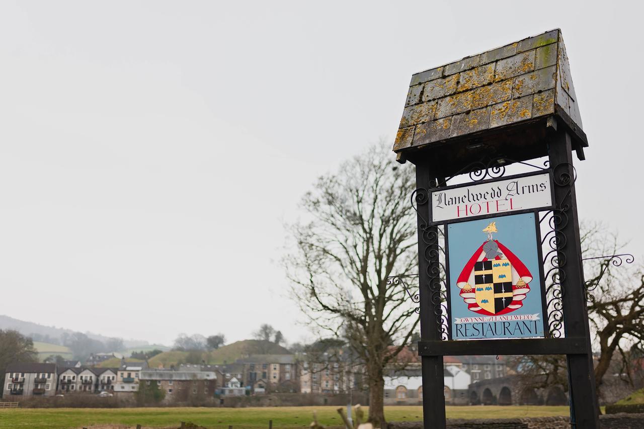 בילת' וולס The Llanelwedd Arms Hotel מראה חיצוני תמונה